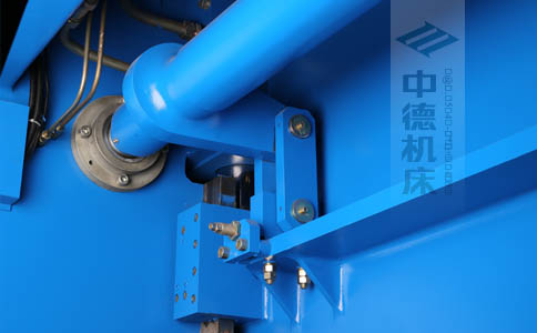 ZDPK-6325配有中德公司最新型扭軸同步裝置，強(qiáng)度高，能調(diào)節(jié)，專利技術(shù).jpg
